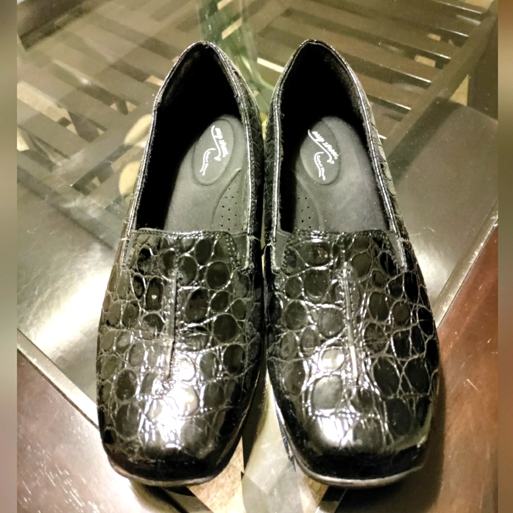 Pre-Loved pair of Black Loafers